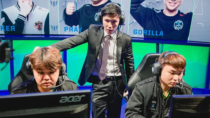 C9轻取TES,Meiko极限生还后反打宿敌对决四强赛,技惊四座 C9轻取TES,Meiko极限生还后反打宿敌对决四强赛,技惊四座