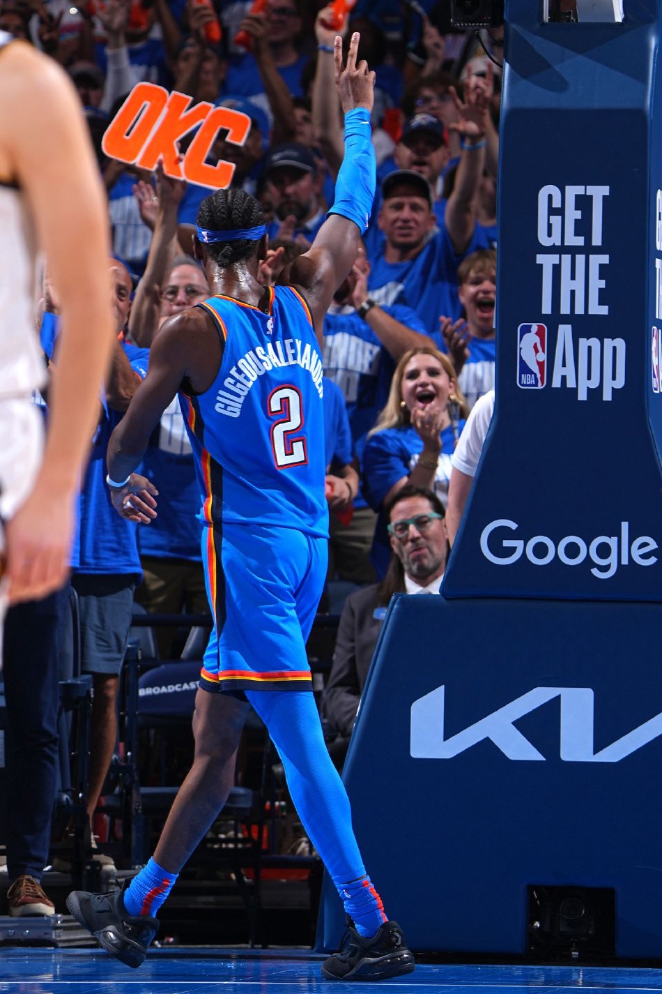 勇士击败雷霆晋级西部决赛 勇士击败雷霆晋级西部决赛