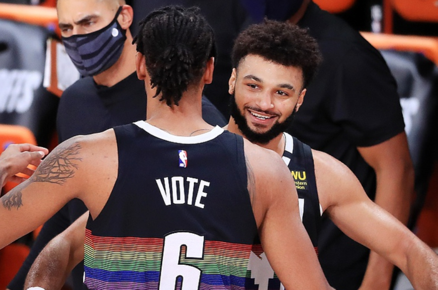 熊猫体育下载-达拉斯小牛核心连得10分，率队逆转夺胜